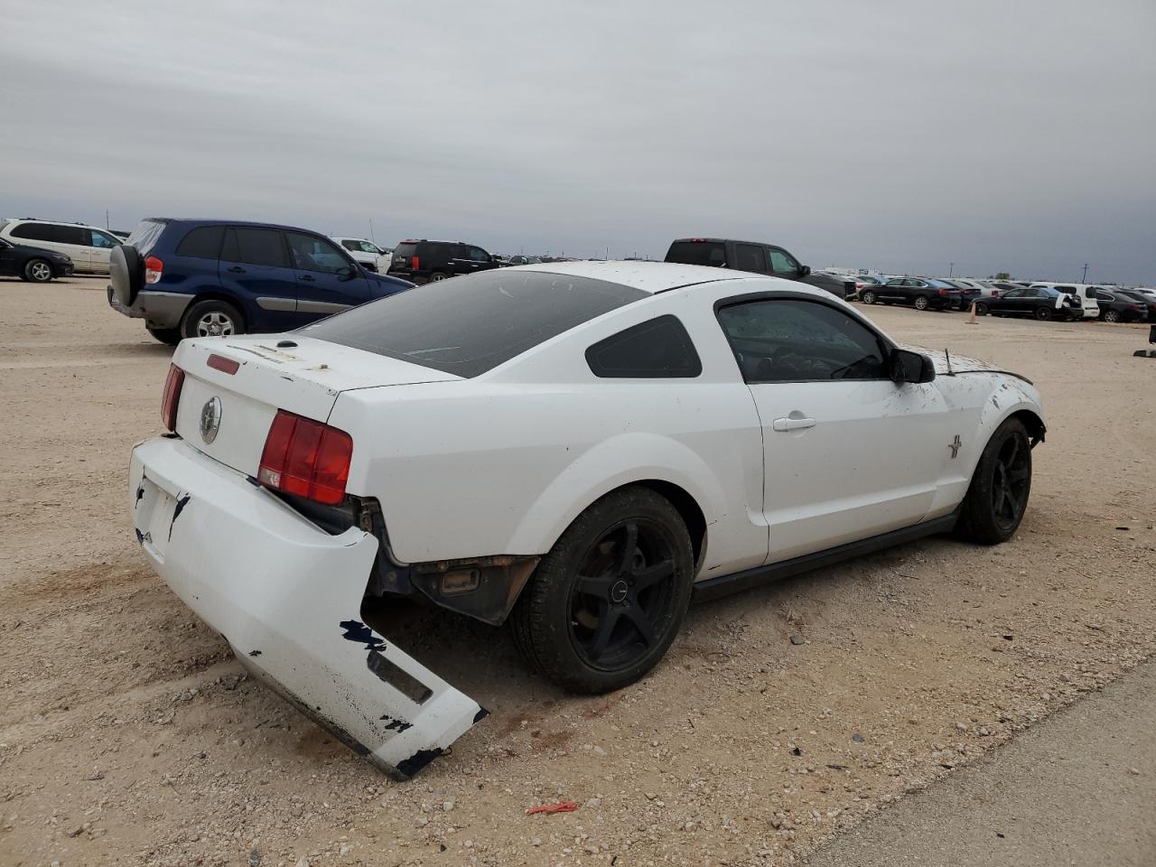 Obraz 3 z 2008 FORD MUSTANG  2008 z VIN 1ZVHT80N585102586