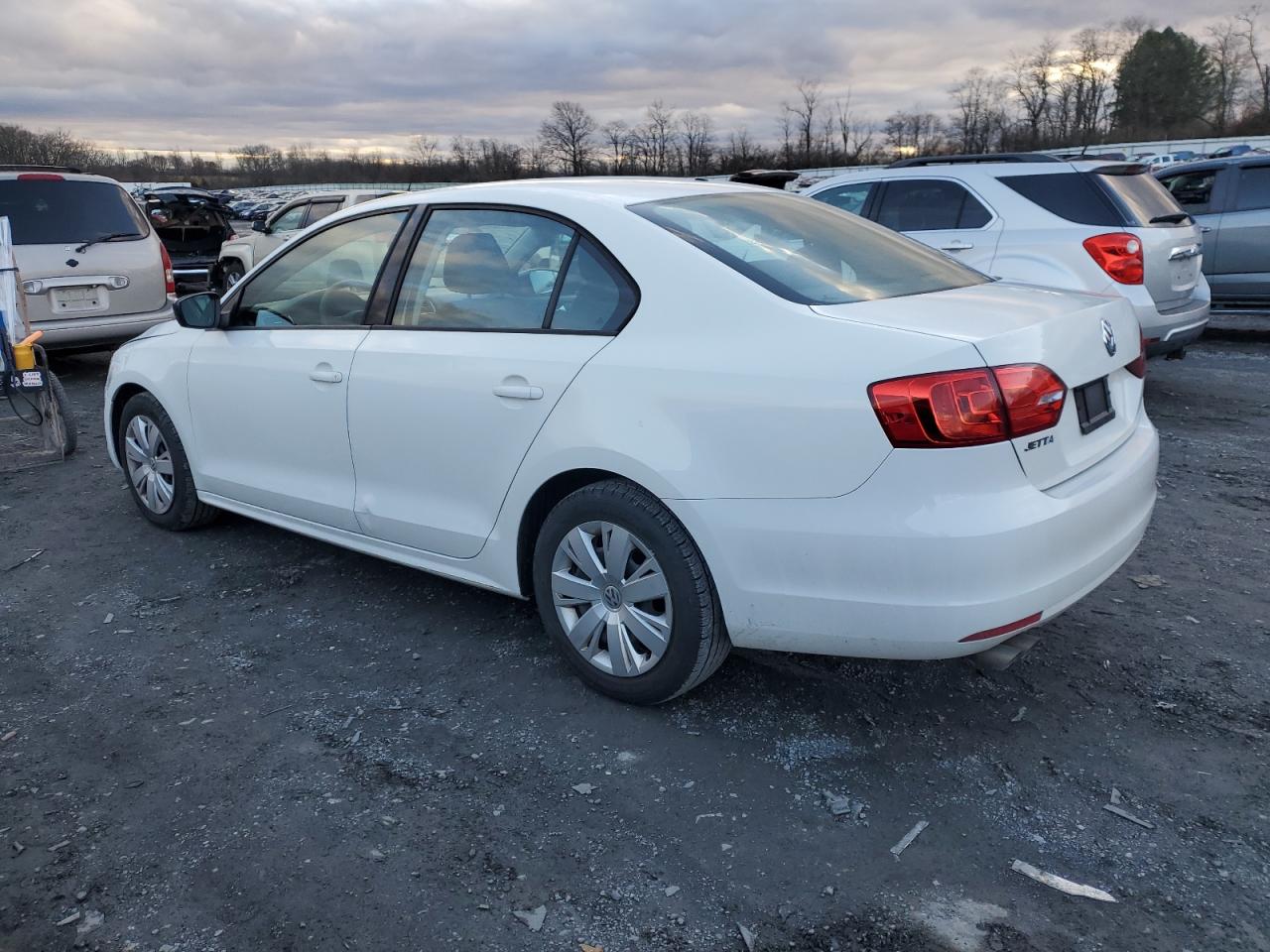 Image 2 of 2014 VOLKSWAGEN JETTA BASE 2014 with VIN 3VW2K7AJ9EM237557