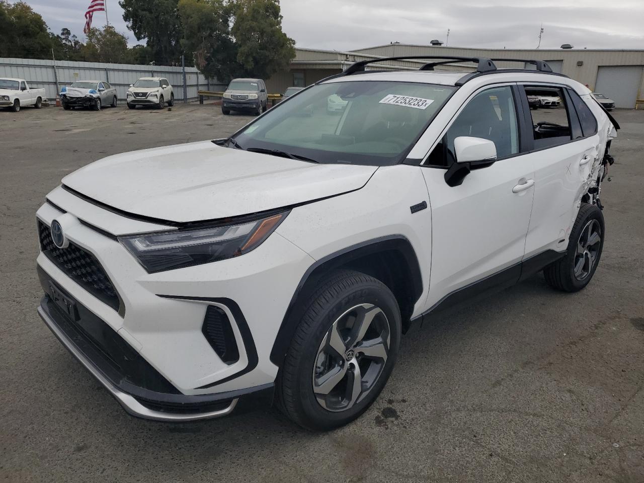 Obraz 1 z 2023 TOYOTA RAV4 PRIME SE 2023 z VIN JTMAB3FV3PD141733