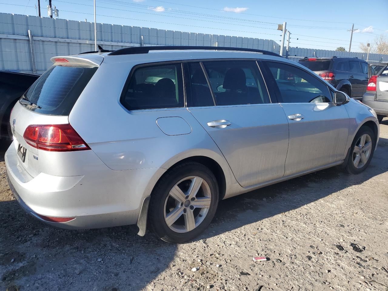 Изображение 3 2015 VOLKSWAGEN GOLF SPORTWAGEN TDI S 2015 с VIN 3VWCA7AU6FM509713
