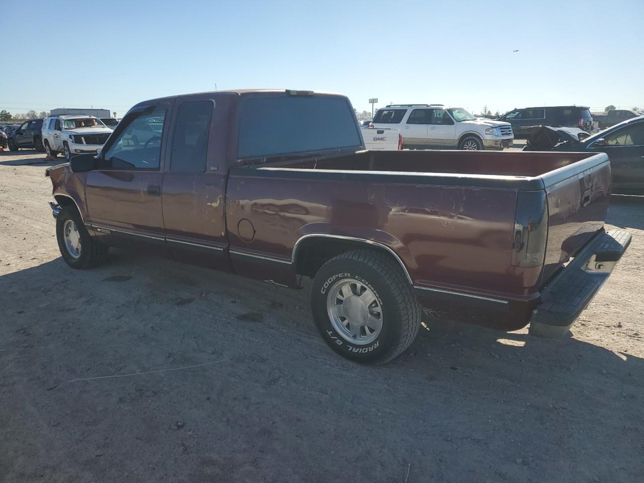 Image 2 of 1996 CHEVROLET GMT-400 C1500 1996 with VIN 1GCEC19R5TE237403