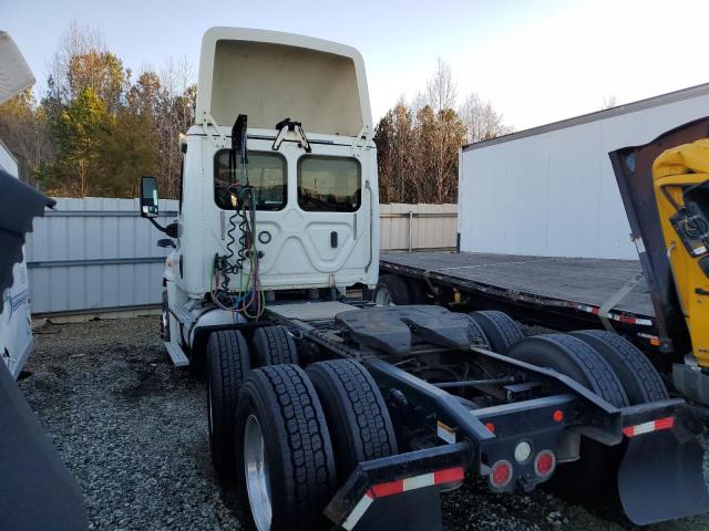Image 3 of 2018 FREIGHTLINER CASCADIA 125  2018 with VIN 3AKJGEDV4JSJM3646