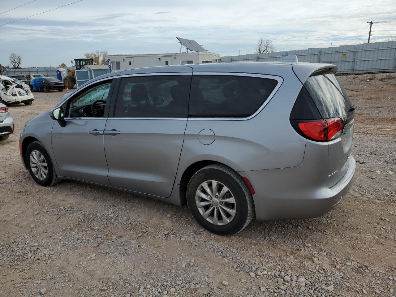 Изображение 2 2018 CHRYSLER PACIFICA LX 2018 с VIN 2C4RC1CG9JR257548