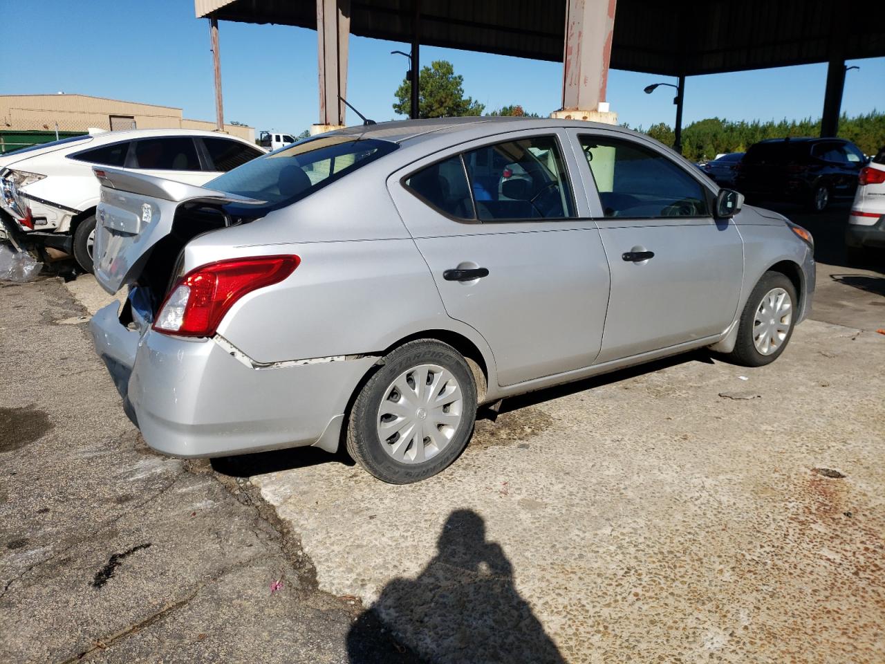 Obraz 3 z 2018 NISSAN VERSA S 2018 z VIN 3N1CN7AP3JL866530