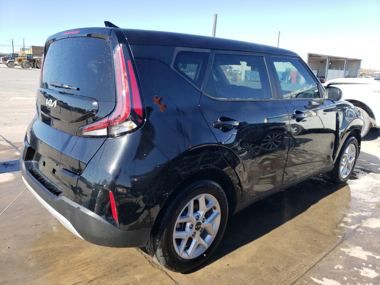 Изображение 3 2023 KIA SOUL LX 2023 с VIN KNDJ23AUXP7892261