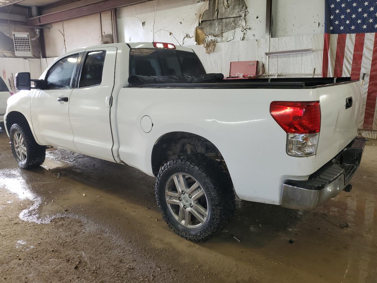 Image 2 of 2010 TOYOTA TUNDRA DOUBLE CAB SR5 2010 with VIN 5TFUW5F17AX110338