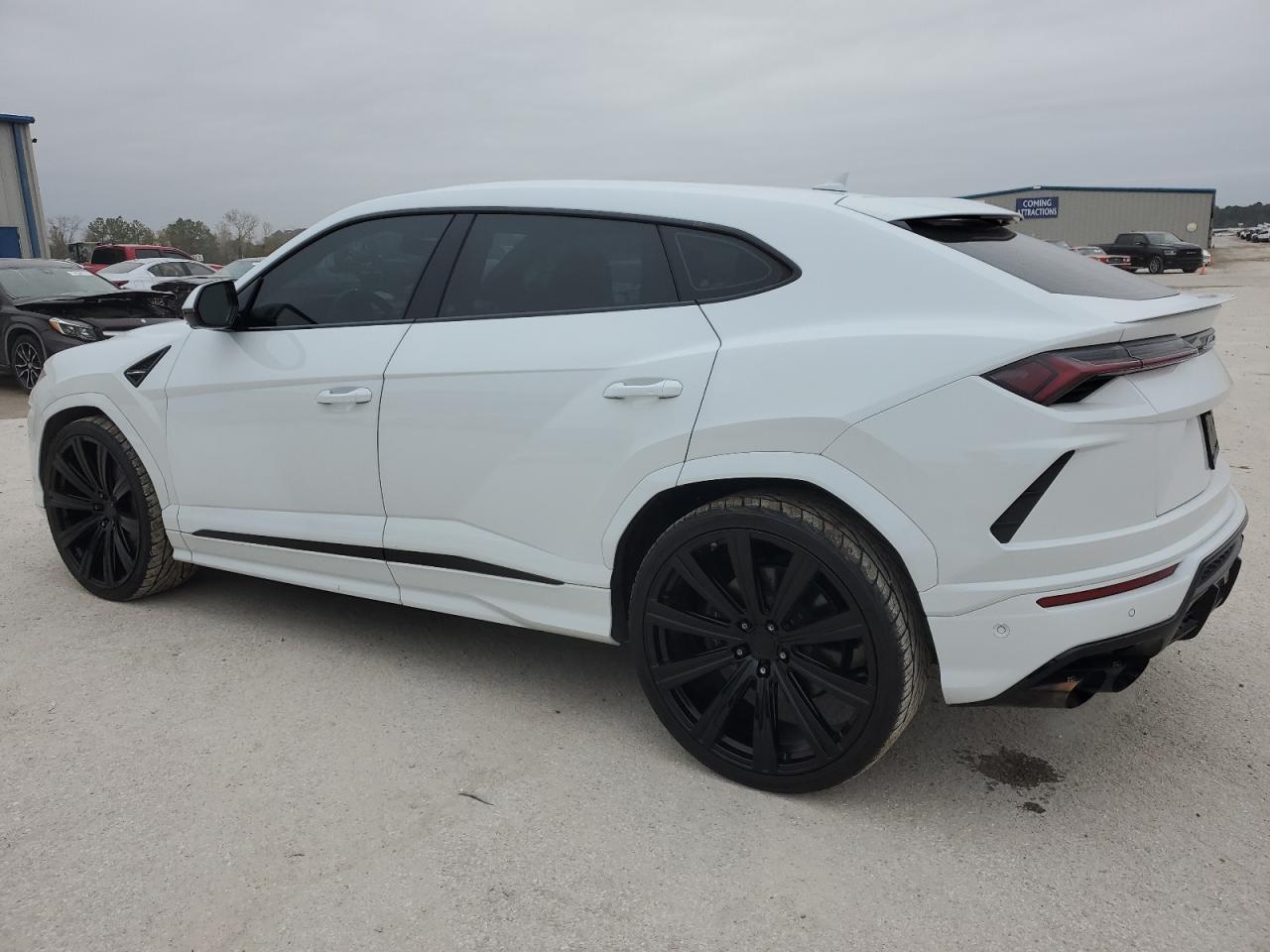 Obraz 2 z 2019 LAMBORGHINI URUS  2019 z VIN ZPBUA1ZL2KLA05549