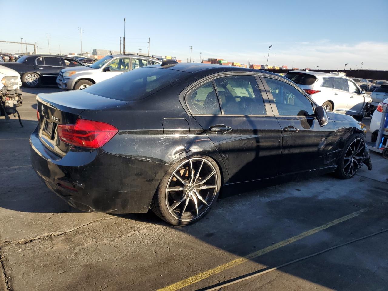 Obraz 3 z 2016 BMW 320 I 2016 z VIN WBA8A9C56GK616812