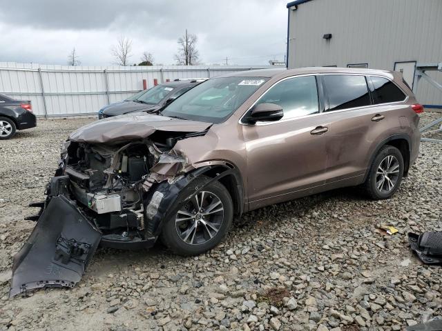 Image 1 of 2018 TOYOTA HIGHLANDER LE 2018 with VIN 5TDBZRFH4JS872700