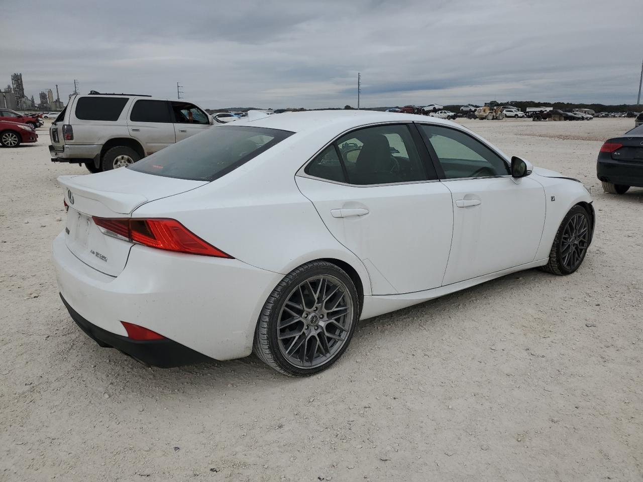 Obraz 3 z 2017 LEXUS IS 350 2017 z VIN JTHCE1D23H5013080