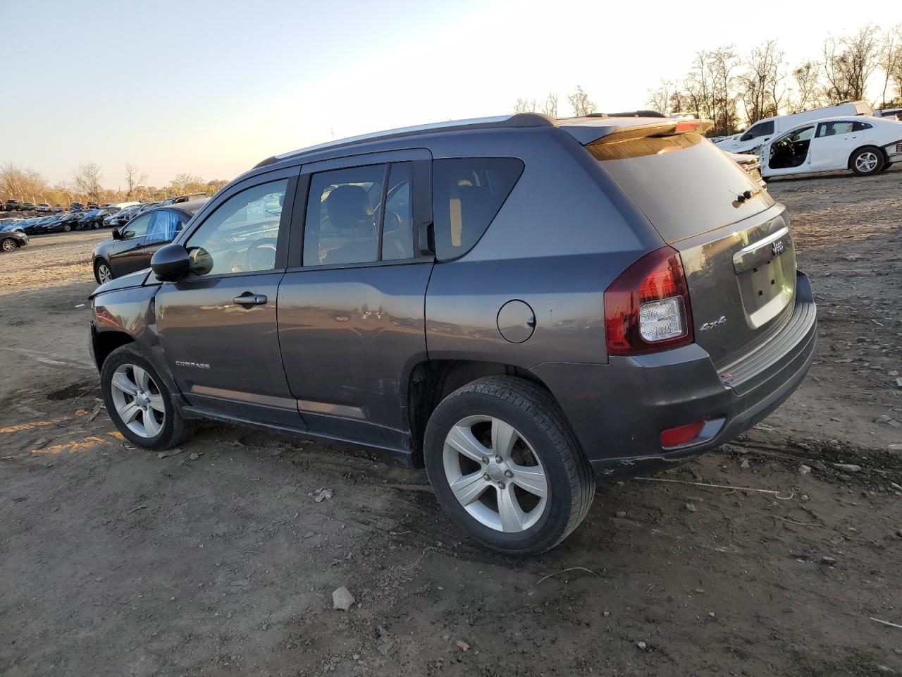 Obraz 2 z 2014 JEEP COMPASS LATITUDE 2014 z VIN 1C4NJDEB3ED760346