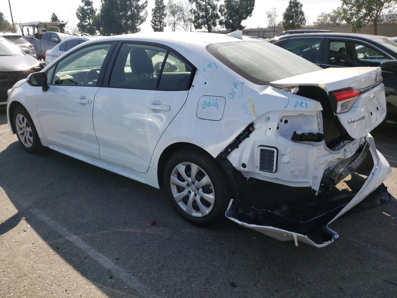 Изображение 2 2023 TOYOTA COROLLA LE 2023 с VIN JTDBCMFE8P3026512