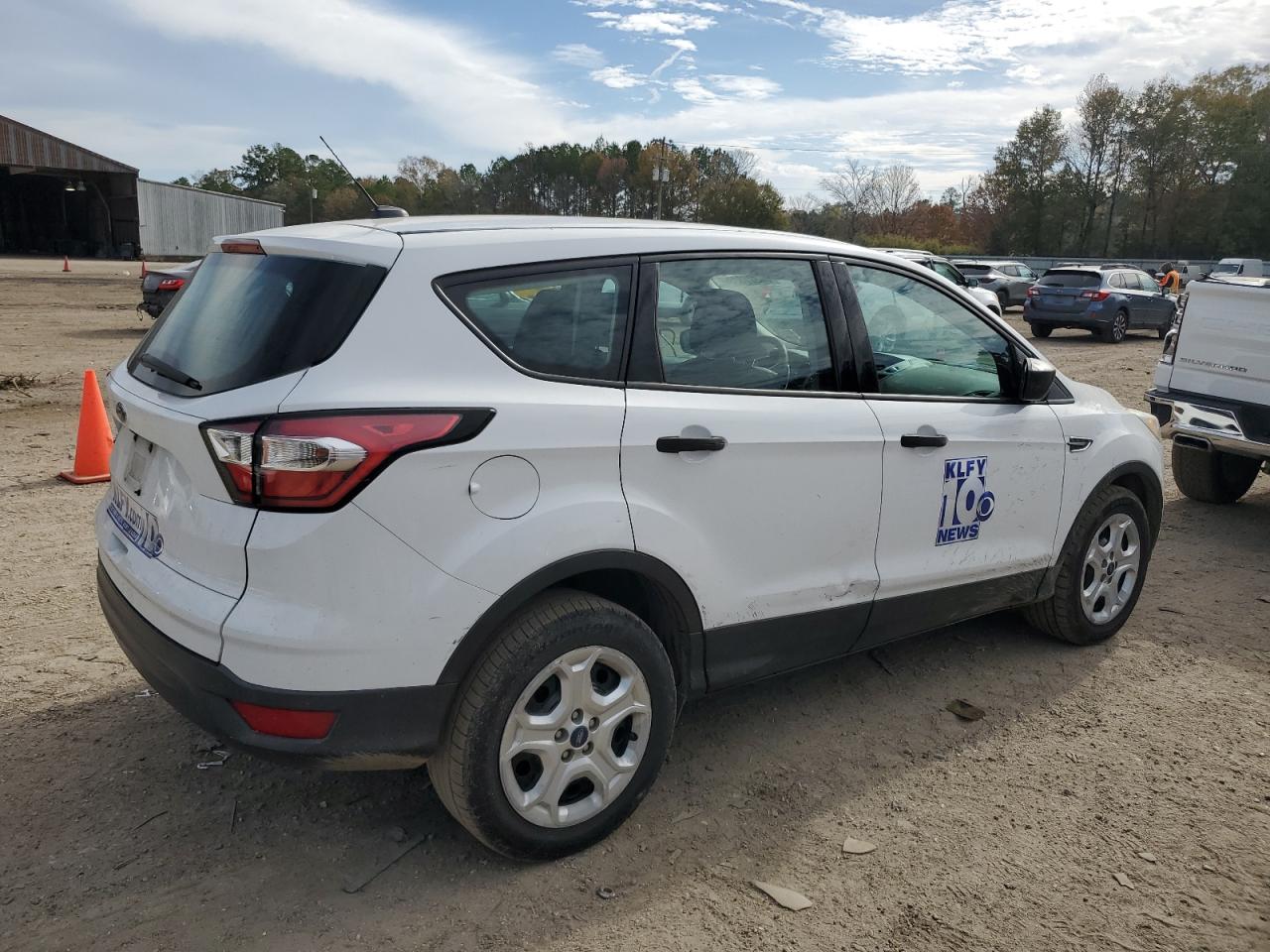 Obraz 3 z 2017 FORD ESCAPE S 2017 z VIN 1FMCU0F79HUB68287