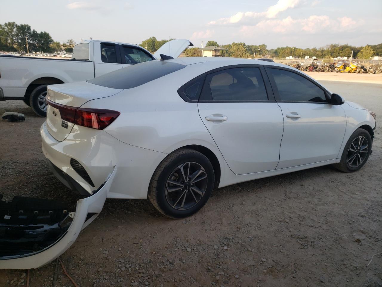 Obraz 3 z 2023 KIA FORTE LX 2023 z VIN 3KPF24ADXPE588357