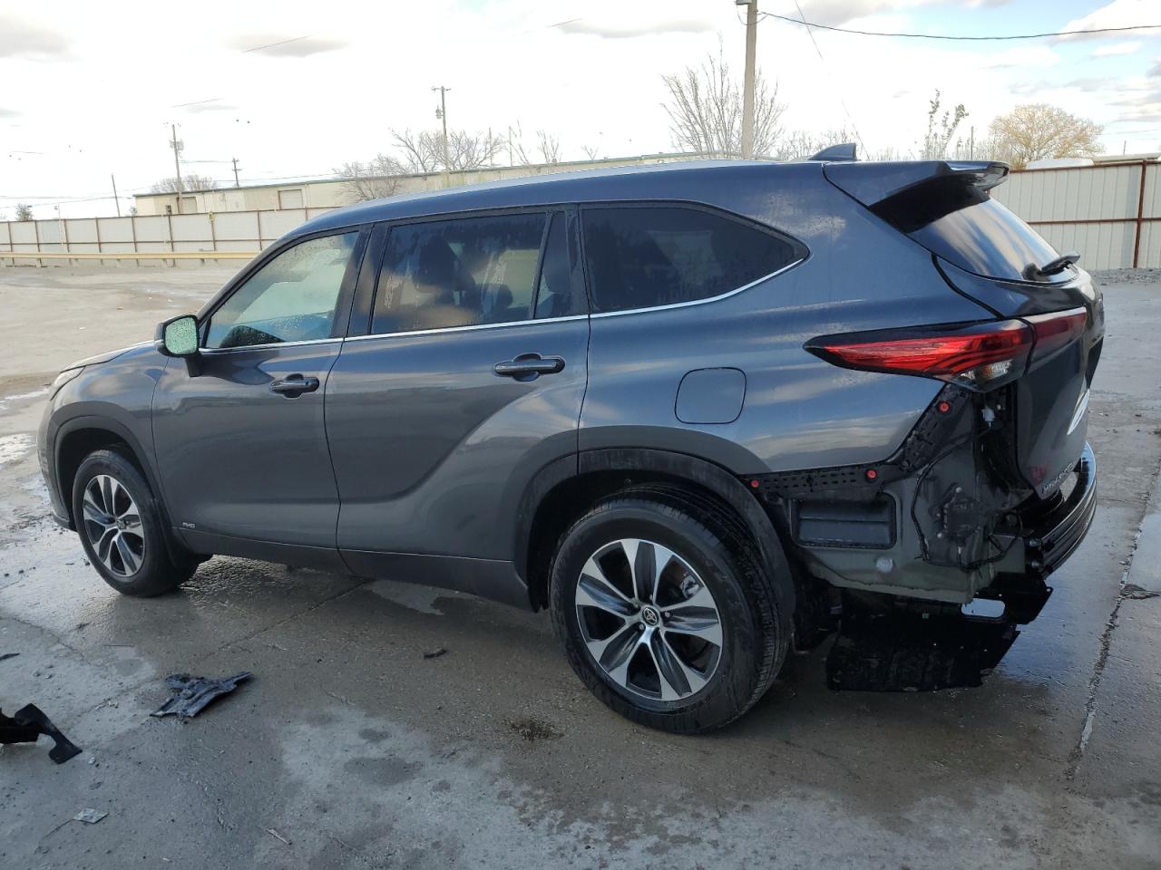 Изображение 2 2023 TOYOTA HIGHLANDER HYBRID XLE 2023 с VIN 5TDKBRCH4PS127107