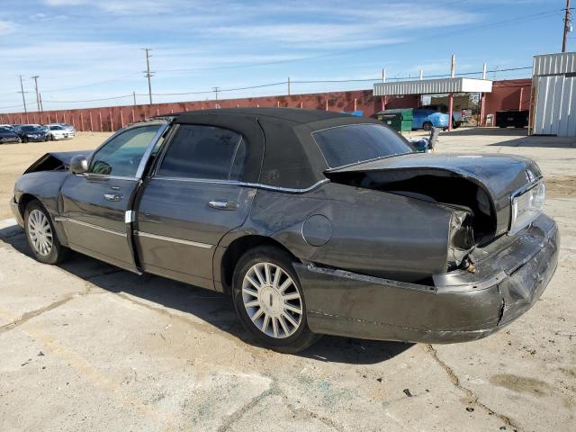 Image 2 of 2003 LINCOLN TOWN CAR EXECUTIVE 2003 with VIN 1LNHM81W13Y647968