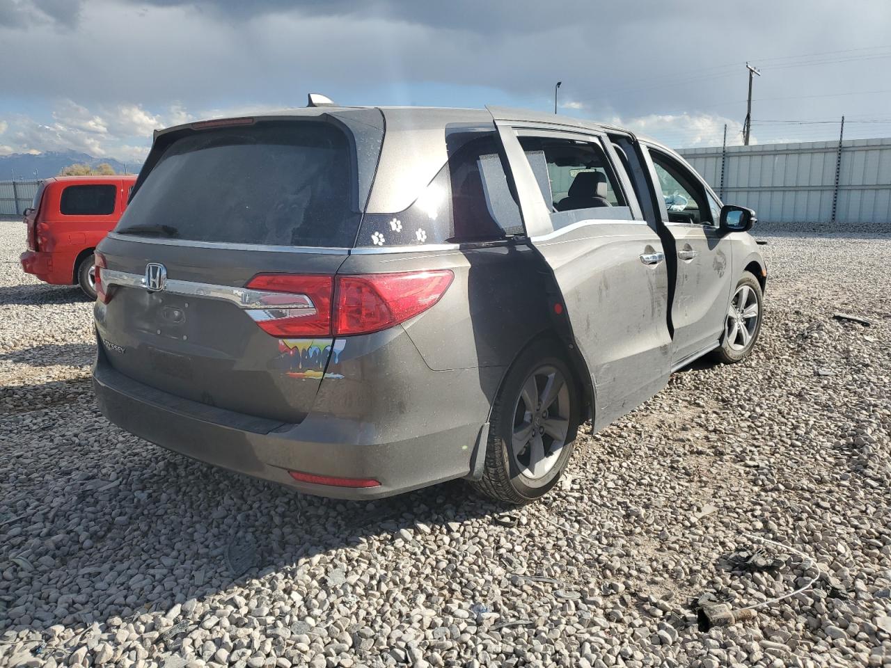 Image 3 of Honda Odyssey Exl 2019 with VIN 5FNRL6H70KB044099