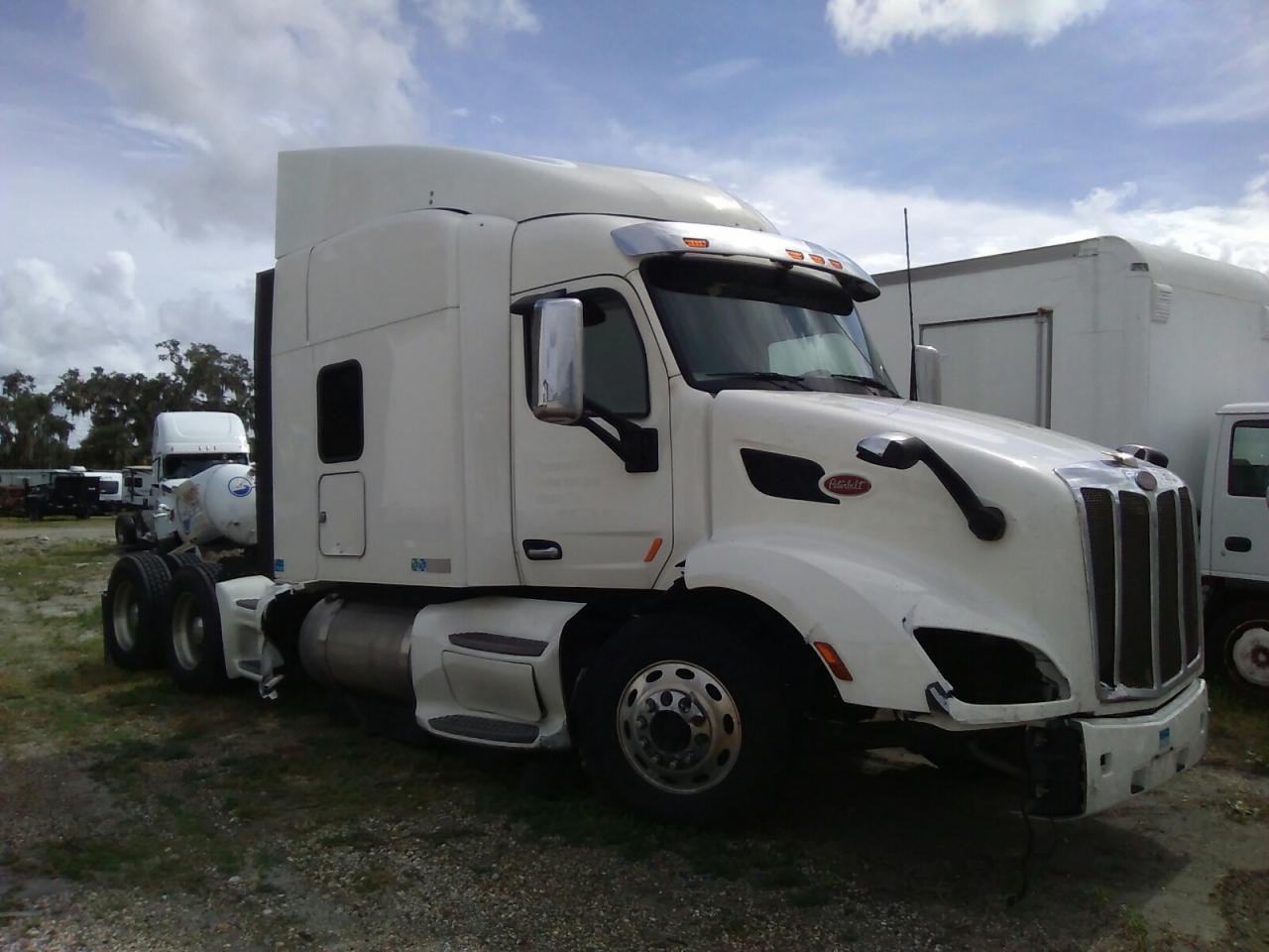 Image 1 of 2019 PETERBILT 579  2019 with VIN 1XPBDP9X0KD627961