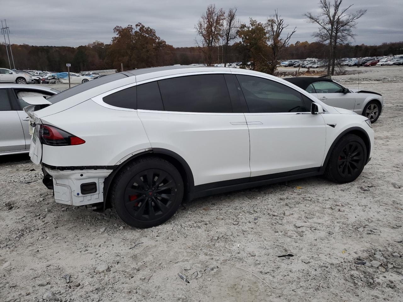 Obraz 3 z 2020 TESLA MODEL X  2020 z VIN 5YJXCBE29LF301836
