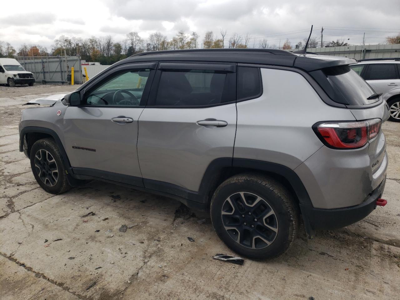 Изображение 2 2019 JEEP COMPASS TRAILHAWK 2019 с VIN 3C4NJDDB1KT674444