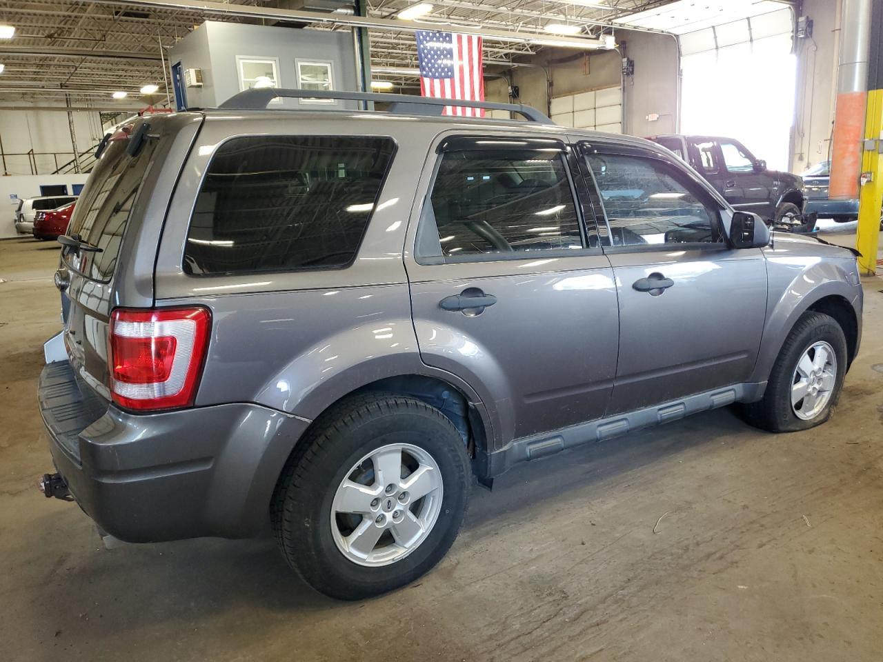 Изображение 3 2010 FORD ESCAPE XLT 2010 с VIN 1FMCU9D75AKC59792