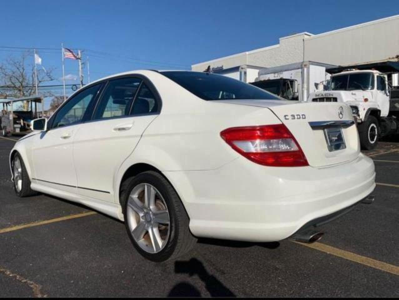 Obraz 2 z 2010 MERCEDES-BENZ C 300 4MATIC 2010 z VIN WDDGF8BB5AR090386