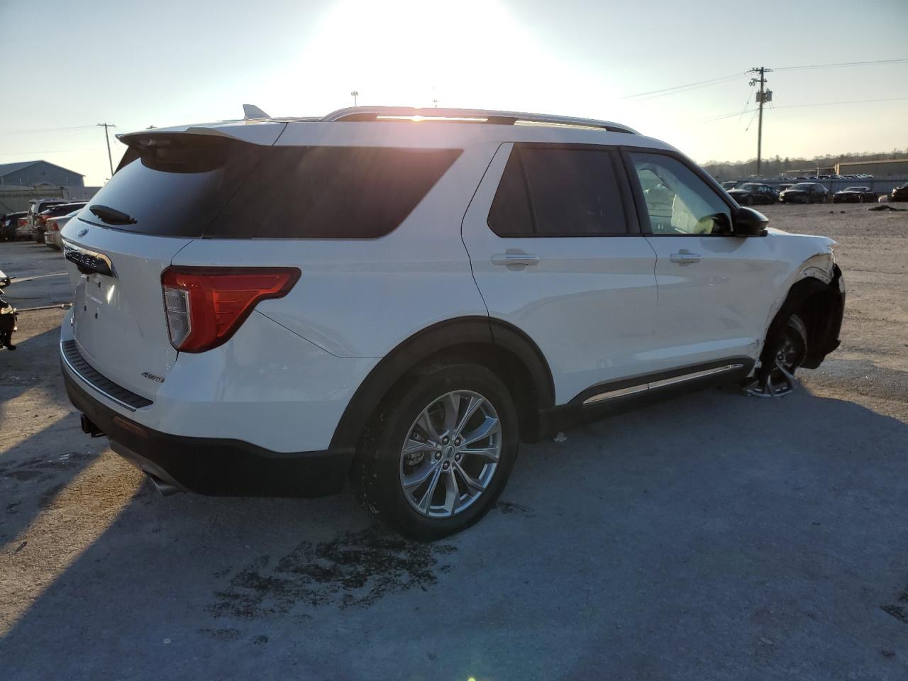 Image 3 of 2022 FORD EXPLORER LIMITED 2022 with VIN 1FMSK8FH2NGB23128