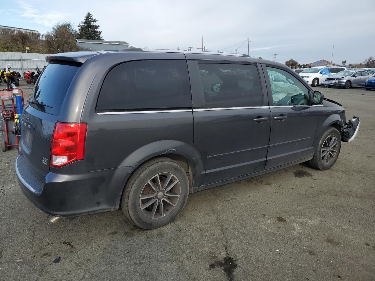 Image 3 of 2017 DODGE GRAND CARAVAN SXT 2017 with VIN 2C4RDGCG7HR685810