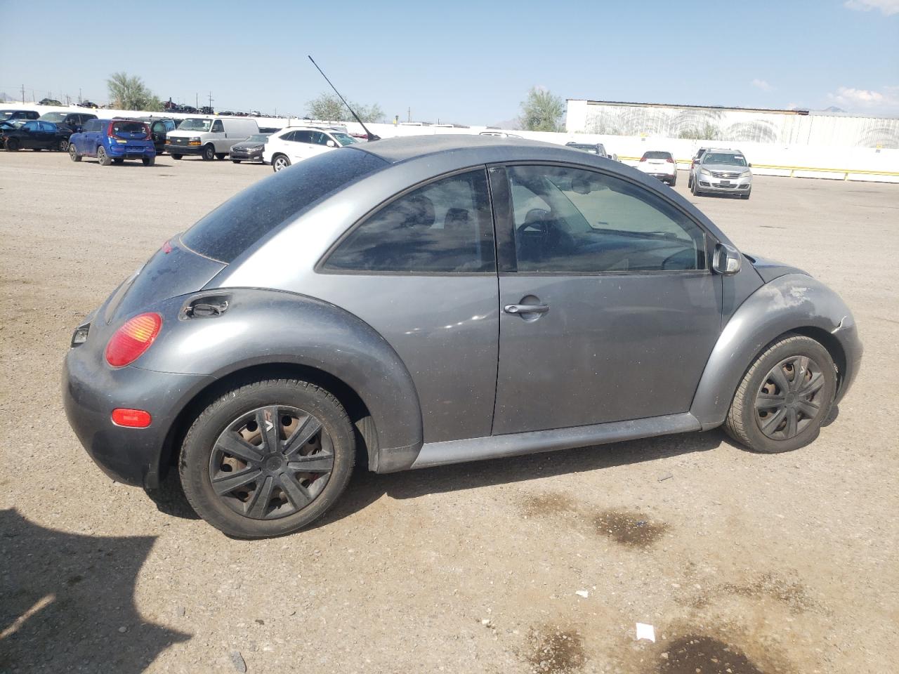 Obraz 3 z 2004 VOLKSWAGEN NEW BEETLE GL 2004 z VIN 3VWBK31C94M407246