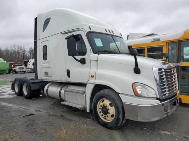 Image 1 of 2019 FREIGHTLINER CASCADIA 125  2019 with VIN 3AKJGLDR6KSKN4692