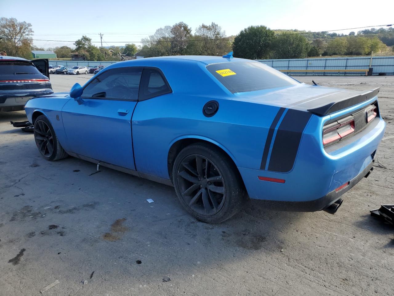 Image 2 of Dodge Challenger R/T Scat Pack 2016 with VIN 2C3CDZFJXGH255058