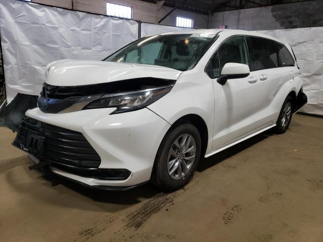 Image 1 of 2022 TOYOTA SIENNA LE 2022 with VIN 5TDKRKECXNS076309