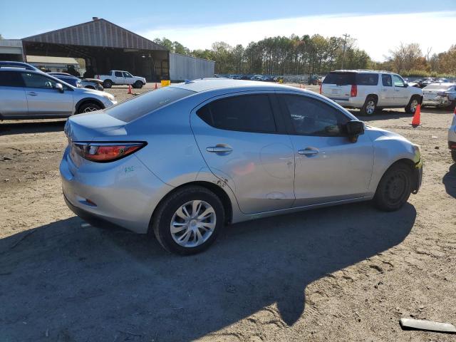 Image 3 of 2019 TOYOTA YARIS L 2019 with VIN 3MYDLBYV9KY519370
