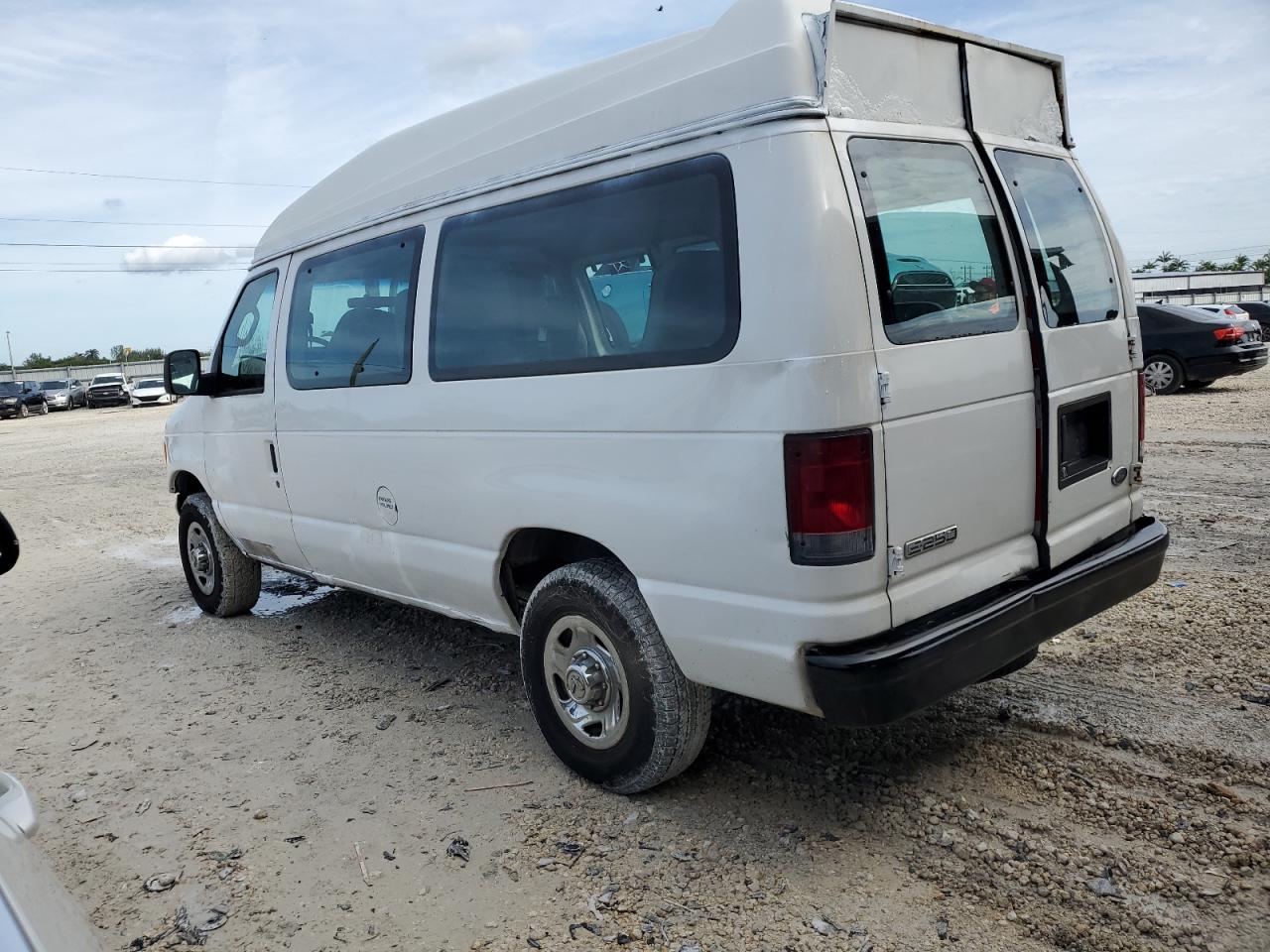 Image 2 of 2006 FORD ECONOLINE E250 VAN 2006 with VIN 1FTNE24W96DA34439