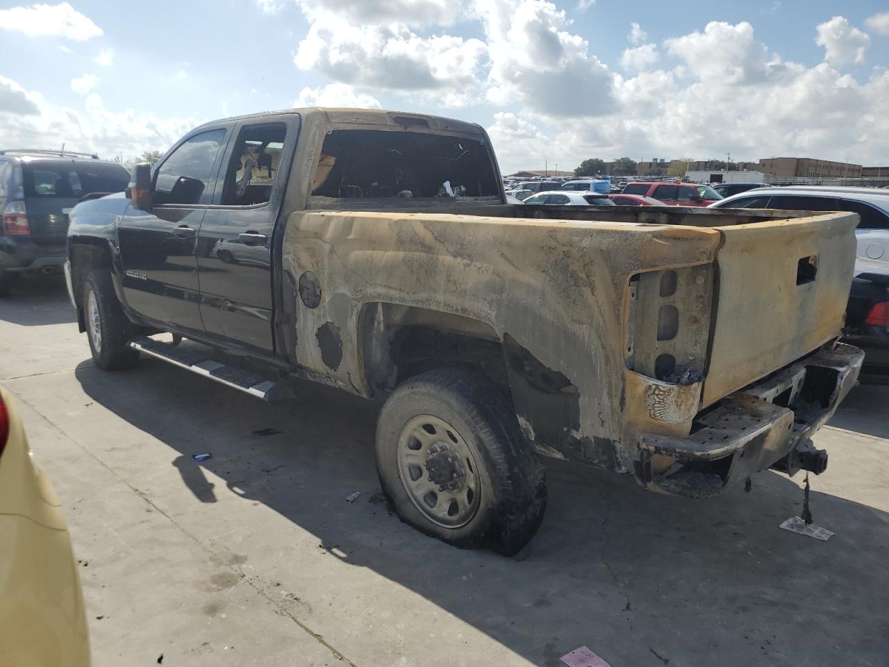 Image 2 of 2015 CHEVROLET SILVERADO K2500 HEAVY DUTY LT 2015 with VIN 1GC2KVEG9FZ107512