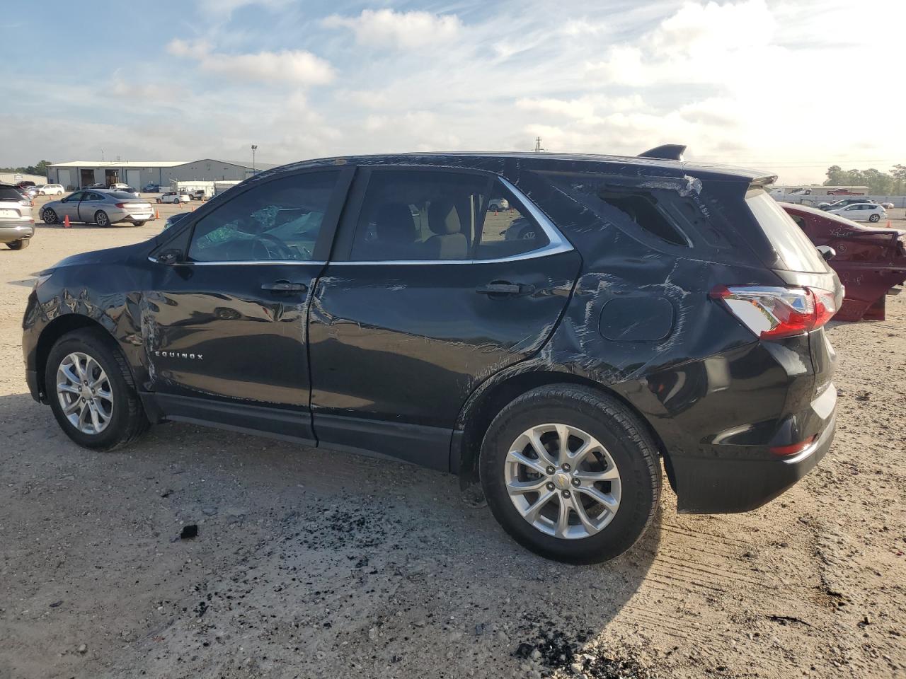 Image 2 of 2021 CHEVROLET EQUINOX LT 2021 with VIN 2GNAXUEV3M6127681