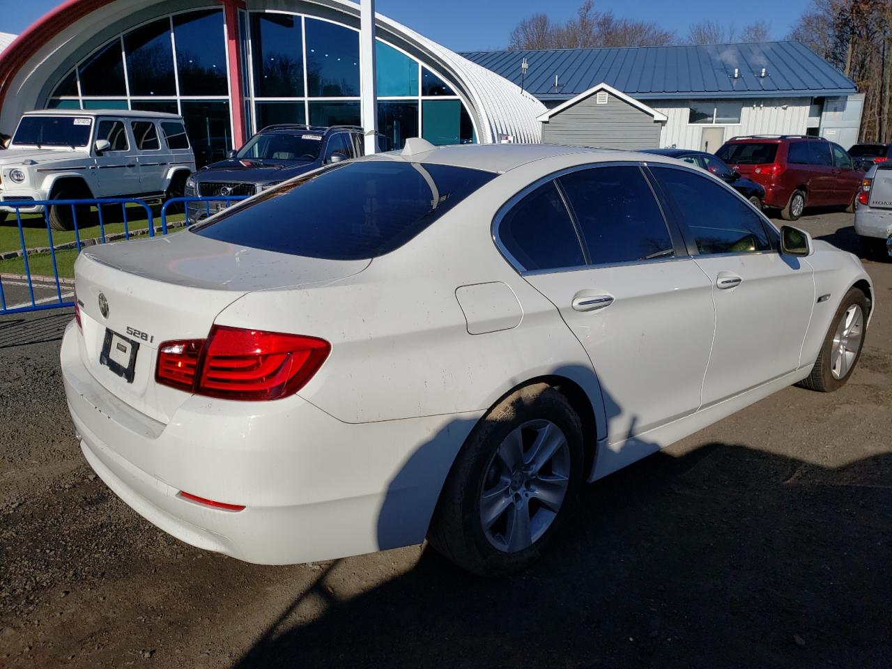 Image 3 of 2013 BMW 528 XI 2013 with VIN WBAXH5C53DD110841