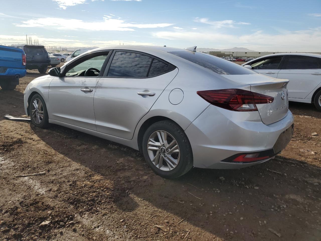 Obraz 2 z 2019 HYUNDAI ELANTRA SEL 2019 z VIN 5NPD84LF2KH447730