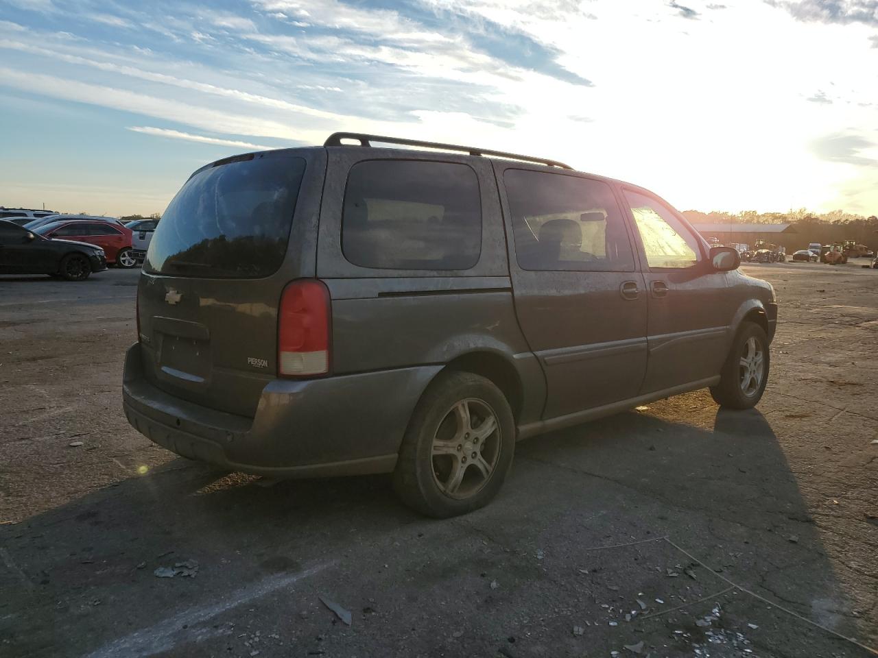 Изображение 3 2005 CHEVROLET UPLANDER LS 2005 с VIN 1GNDV23L75D213880