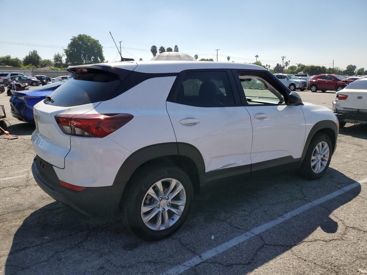 Image 3 of 2022 CHEVROLET TRAILBLAZER LS 2022 with VIN KL79MMS25NB111363