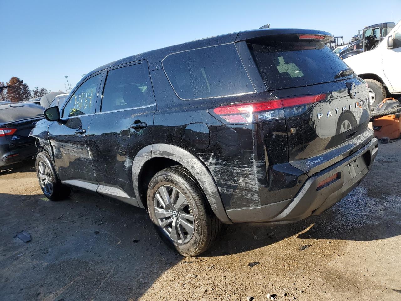 Obraz 2 z 2022 NISSAN PATHFINDER S 2022 z VIN 5N1DR3AA3NC226521
