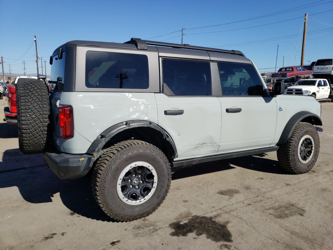 Изображение 3 Ford Bronco Base 2023 с VIN 1FMEE5DP6PLA95972