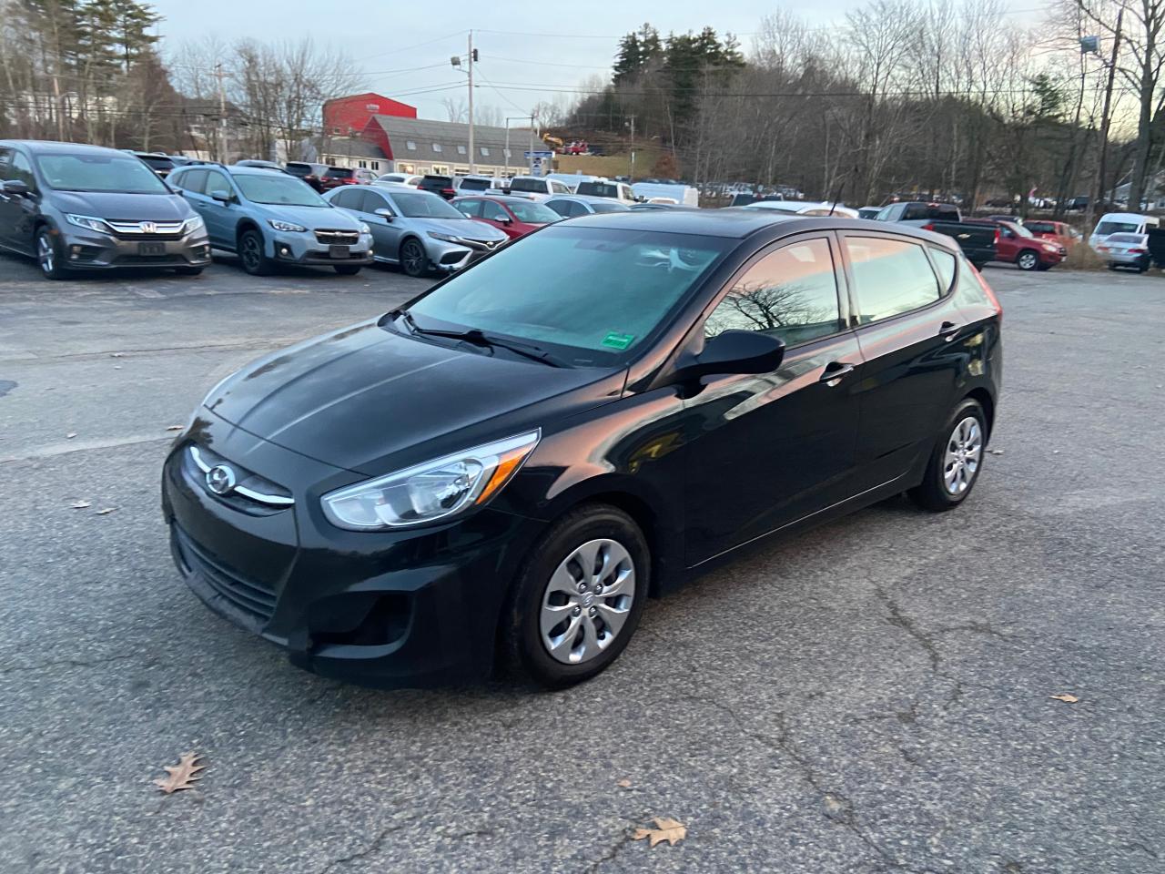 Изображение 2 2017 HYUNDAI ACCENT SE 2017 с VIN KMHCT5AE1HU353634