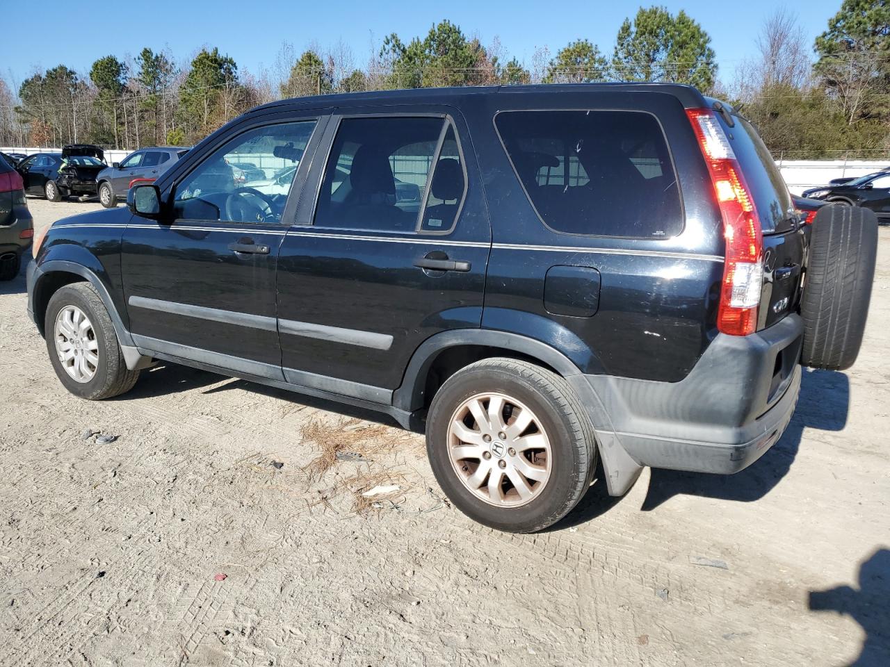 Image 2 of 2005 HONDA CR-V EX 2005 with VIN SHSRD78865U323713