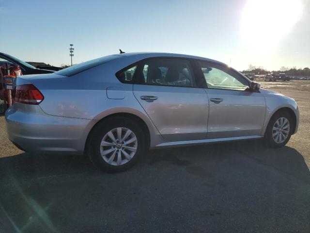 Image 3 of 2013 VOLKSWAGEN PASSAT S 2013 with VIN 1VWAP7A38DC063740