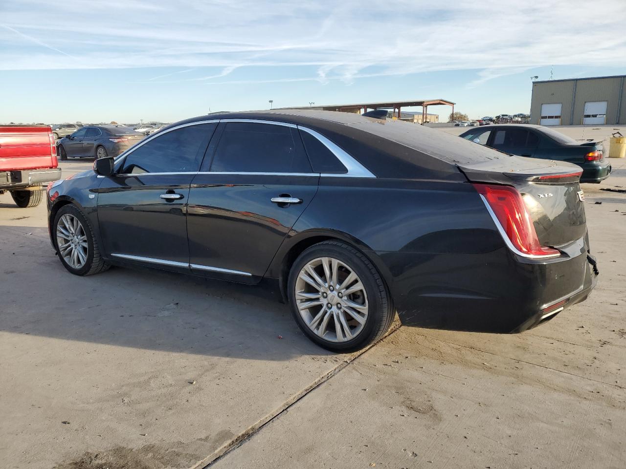 Obraz 2 z 2019 CADILLAC XTS LUXURY 2019 z VIN 2G61M5S3XK9149802