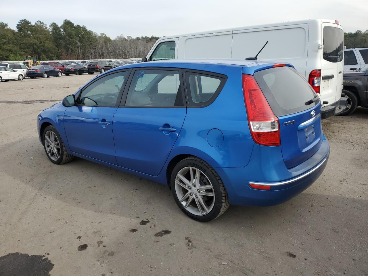 Image 2 of 2009 HYUNDAI ELANTRA TOURING  2009 with VIN KMHDC86E09U041952