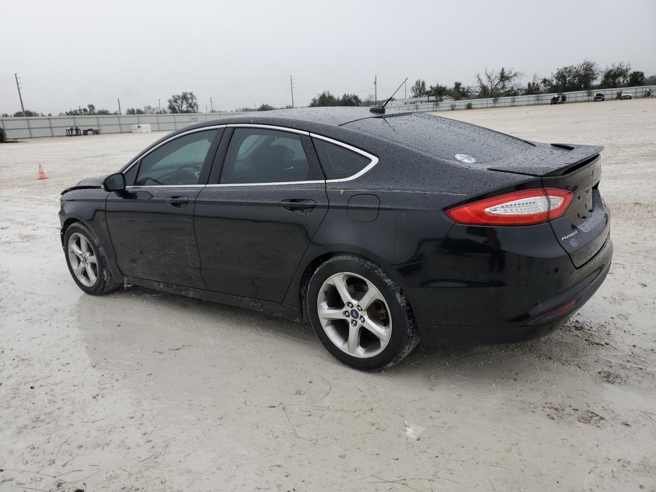Image 2 of 2013 FORD FUSION SE 2013 with VIN 3FA6P0HR6DR259273