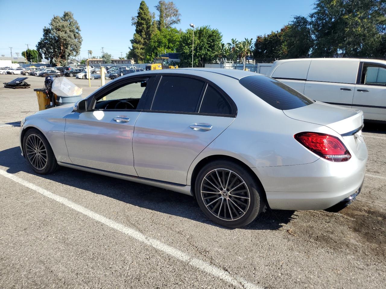 Изображение 2 2021 MERCEDES-BENZ C 300 2021 с VIN W1KWF8DB8MR632402