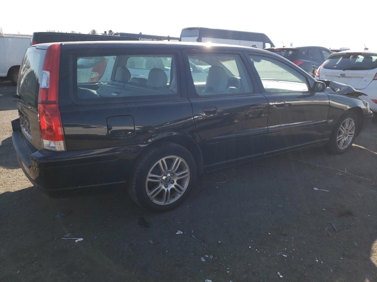 Image 3 of 2006 VOLVO V70  2006 with VIN YV1SW612762530256